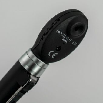 БМ офтальмоскоп PICCOLIGHT E56 LED, 2.5 V с шестью апертурами, черный (зеленый фильтр)